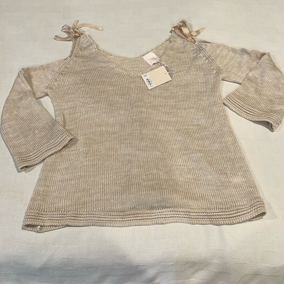 LC Lauren Conrad Tops - Lauren Conrad open shoulder sweater